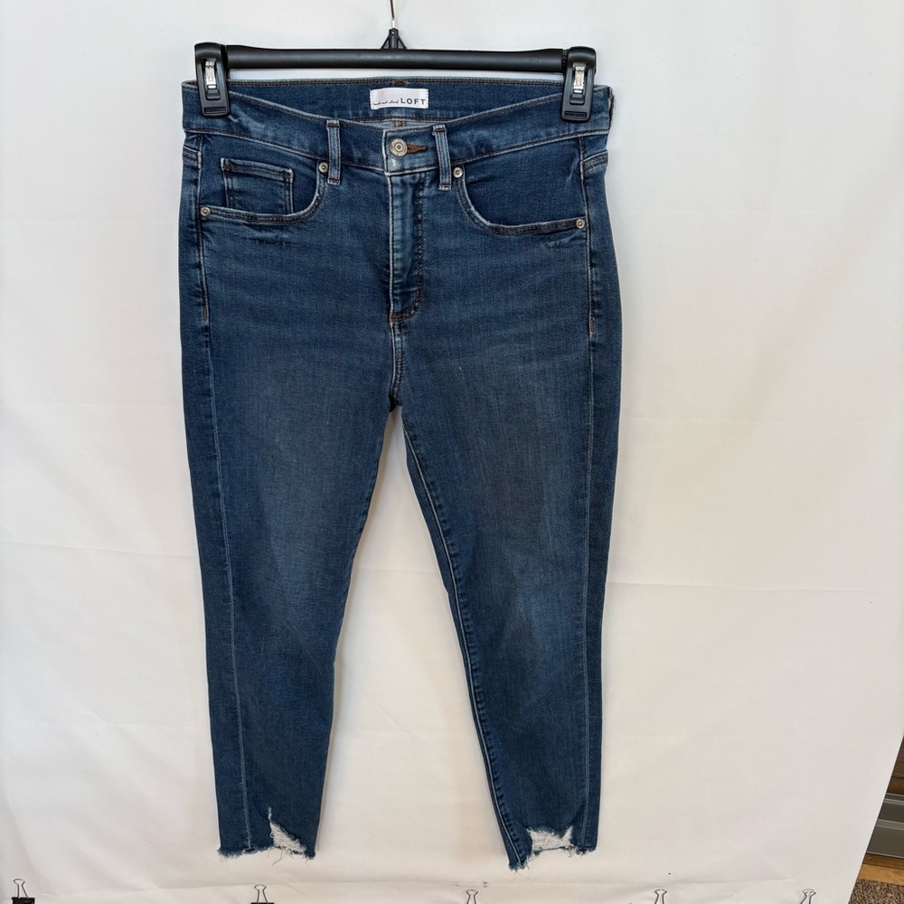 LOFT Dark Blue Ankle Jeans. Size 6. 28” waist 28” length INV25/365